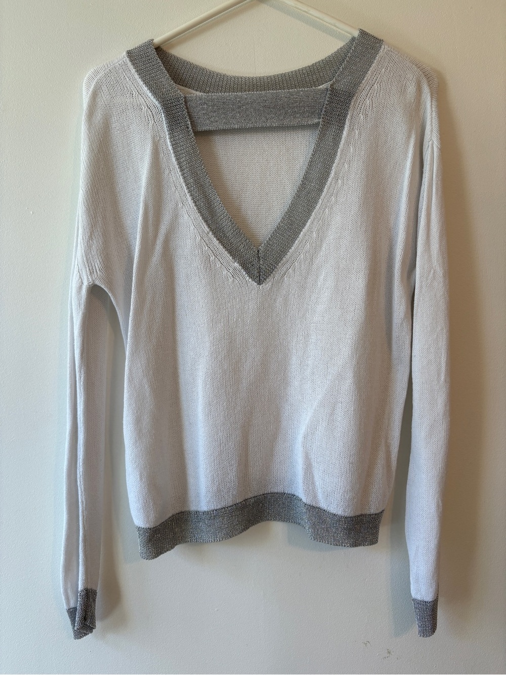 Michael Kors White Knit Sweater Metallic Silver Trim Open Back Size M - Picture 7 of 9